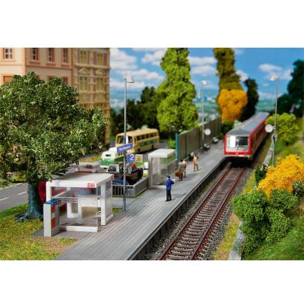 120240 Modern busskur med plattform